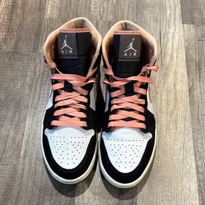 Jordan 1 Women’s SE Mid Peach Mocha Sneakers size 9
